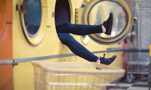 Como esconder a máquina de lavar no banheiro? – Confira dicas modernas